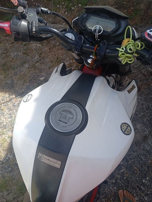 Benelli  125 CC leia o anúncio