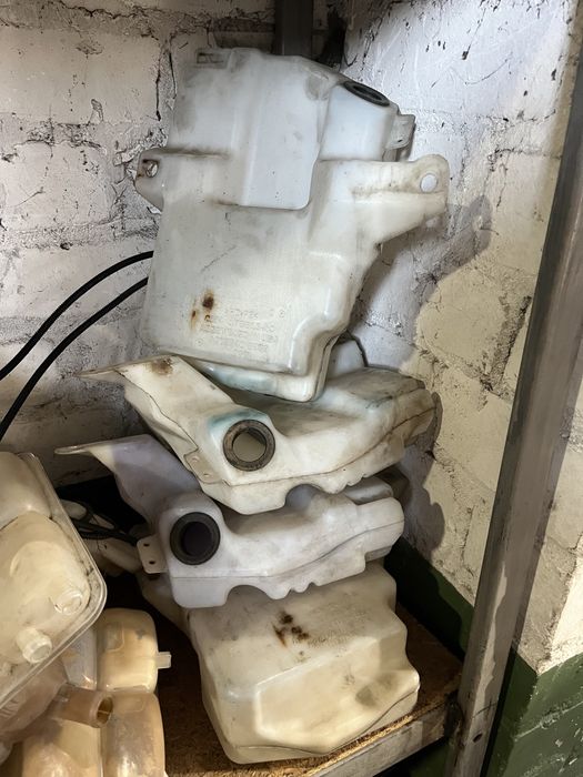 Бачок омывател ford C-max hybrid energy plug