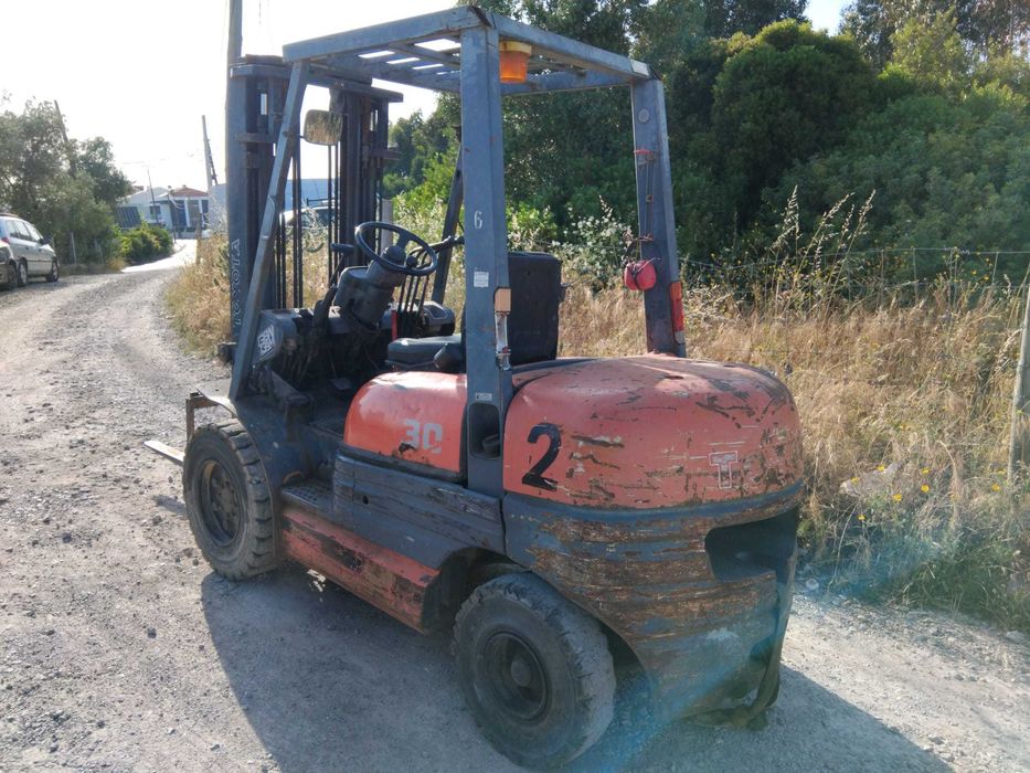 Empilhador Toyota Diesel 3 Toneladas