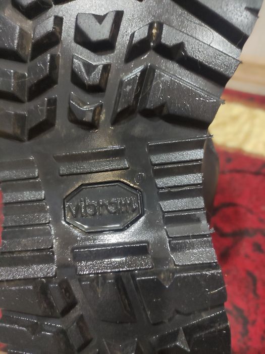 Чоловічі берци Vibram