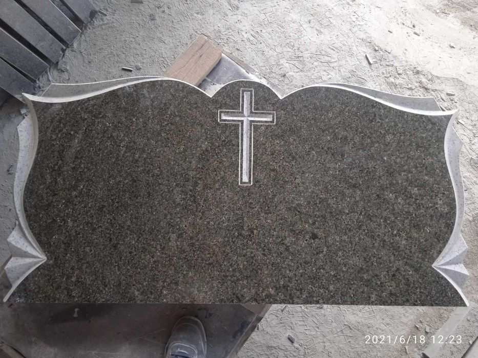 Горизонтальні пам'ятники під ключ від 13200 грн