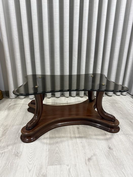 Mesa de Centro em Madeira com Tampo em Vidro Fumado