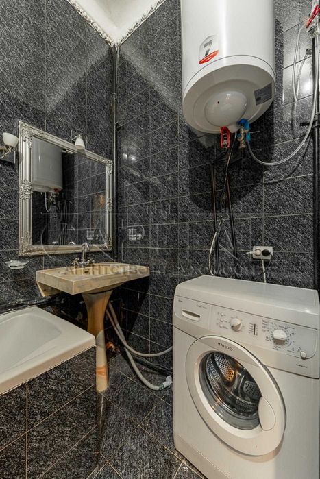 Продаж квартири, Золоті Ворота, 2х кім, вул. Лисенко 6, поверх 4, ГАЗ