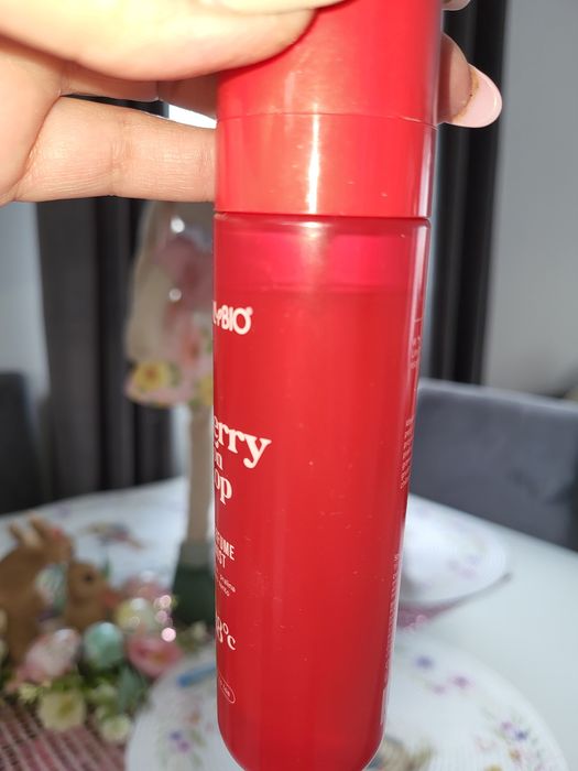 Super zestaw perfumów gratis kosmetyczka i spinka