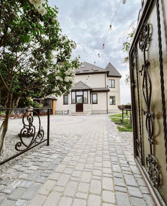 201/1 Будинок для свят з бассейном та лазнею