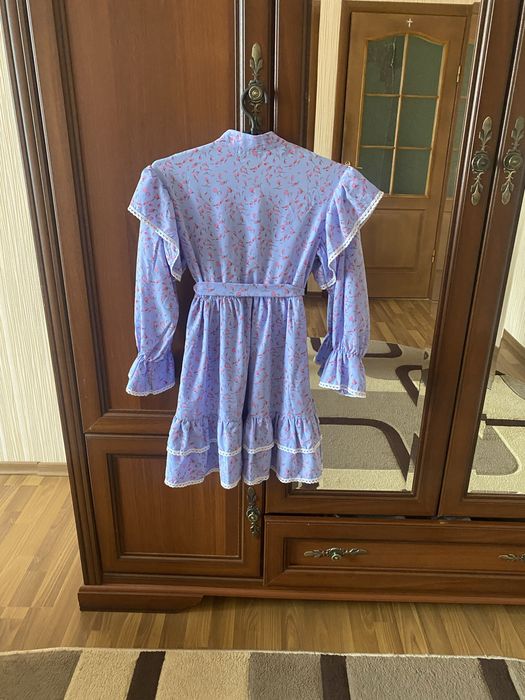 Продам сукню 140
