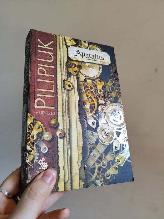 Andrzej Pilipiuk, książki Aparatus, czerwona gorączka, fantastyka