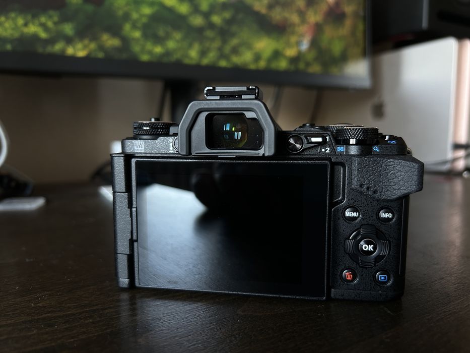 Olympus omd em-5 mark 2 zestaw jak nowy tylko 1185 foto