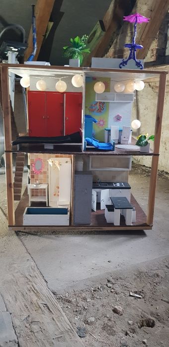 Drewniany domek dla lalek barbie