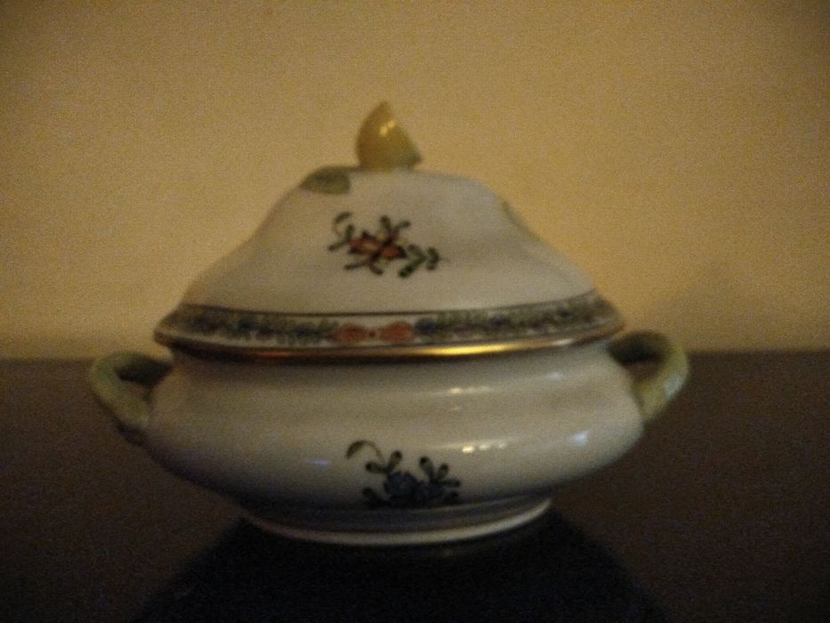 Terrina porcelana pintada á mão
