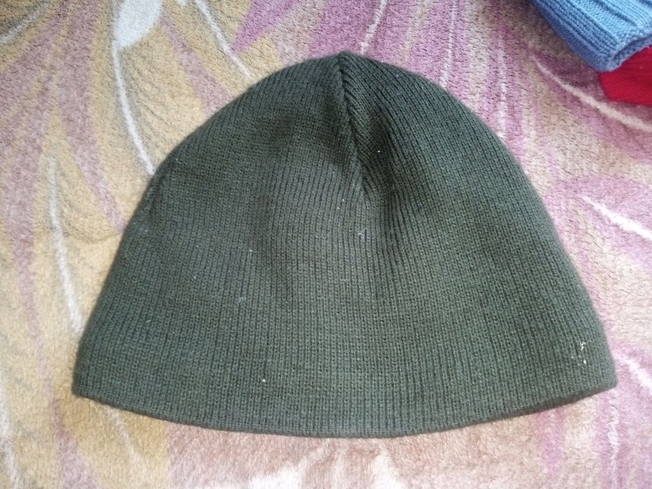 Віддам даром головні убори