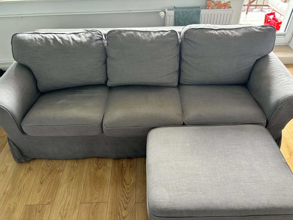 Kanapa rozkładana z funkcją spania EKTORP Ikea oraz podnóżek na pościel