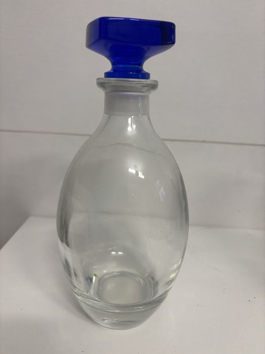 Garrafa em vidro com tampa