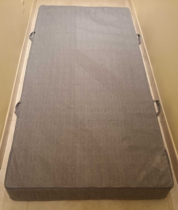 Colchao para cama de solteiro em bom estado