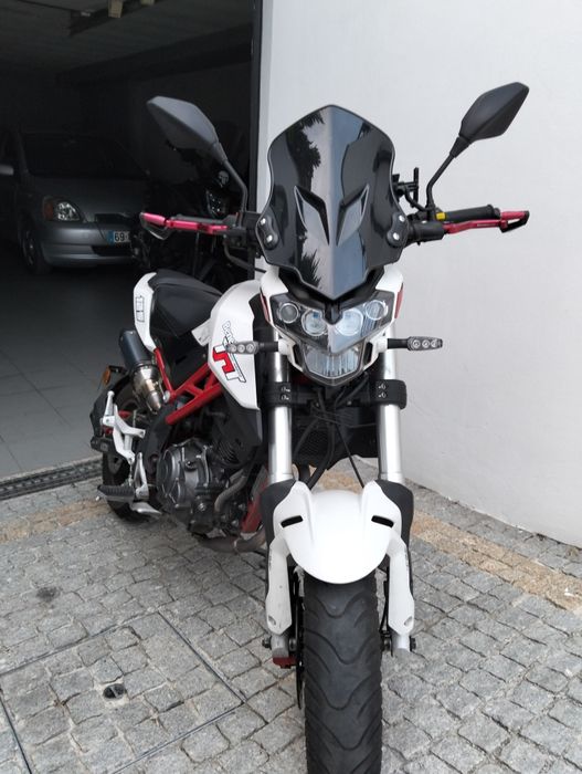 Benelli tnt 125 com extras