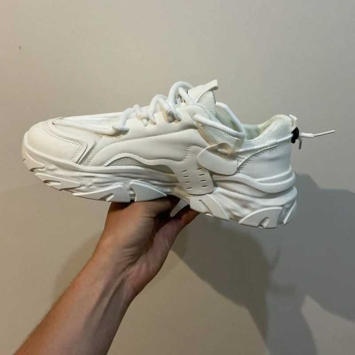 Białe masywne sneakersy platforma New Style r. 44