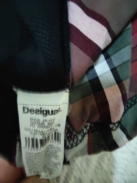 Polo Desigual tam.  L em bom estado