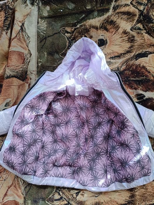 Продам демісезонна куртку фіолетового кольору 104-110р.