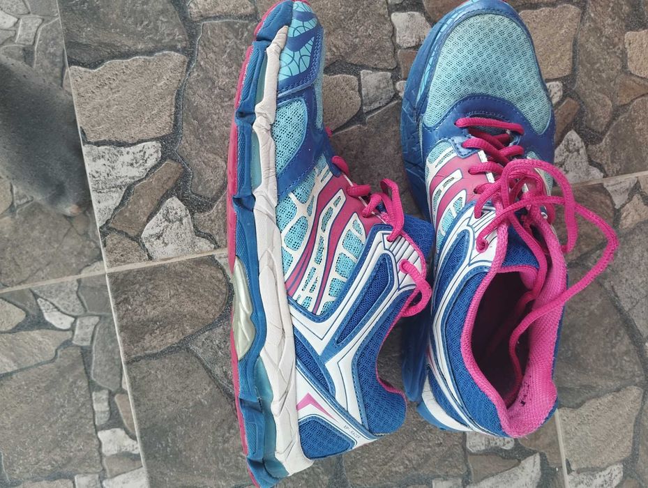 Кросівки для спорту