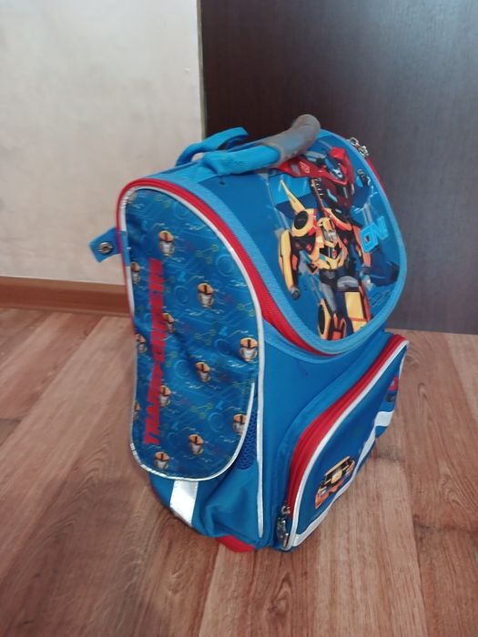 Рюкзак шкільний для хлопчика .