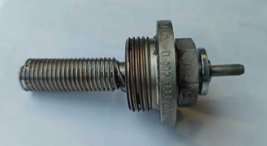 Свічка накалу 105 ( Свеча автономки Eberspacher E-105, 3730104.вольво