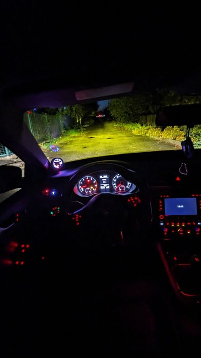 Jetta GLI 2013 года 2.0TSI механика . Машина в одних руках  больше 6г.