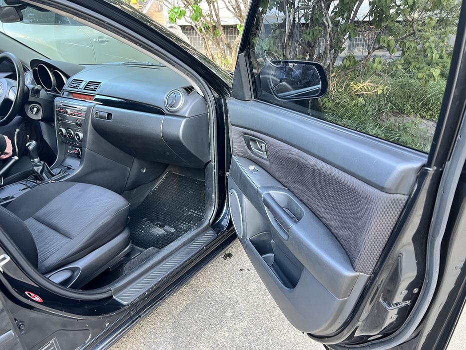 Продам mazda 3  2007г