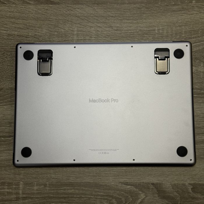 MacBook Pro 16 2021 M1Pro 512 ssd 16 ram