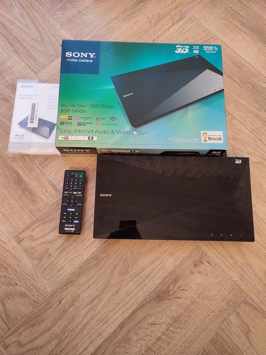 Odtwarzacz Blu-ray marki SONY model BDP-S4100 3D czarny z oryginalnym pilotem w pudełku Jak nowy