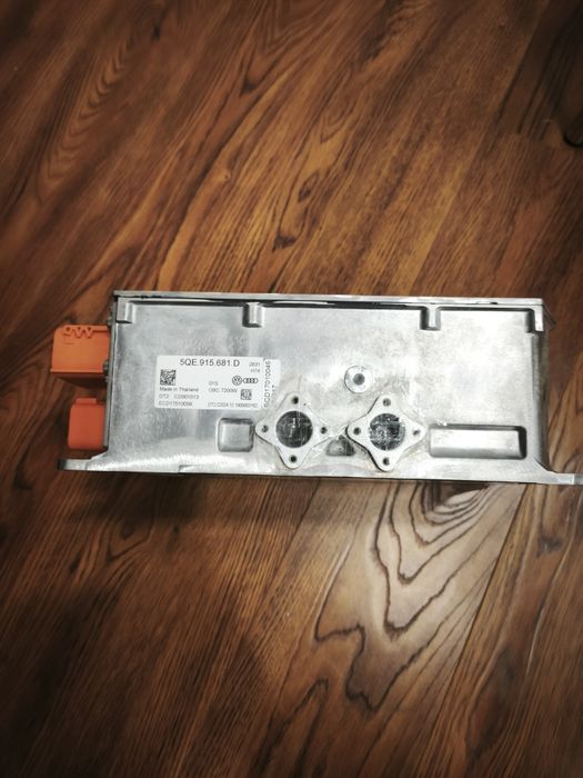 Чарджер -Інвертор для ауді ку5,Фольксваген е  голф