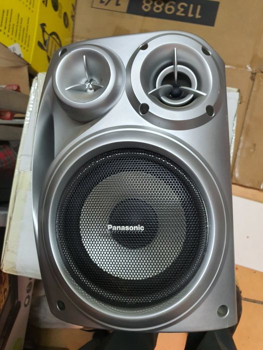 Rádio e amplificador Marantz com colunas