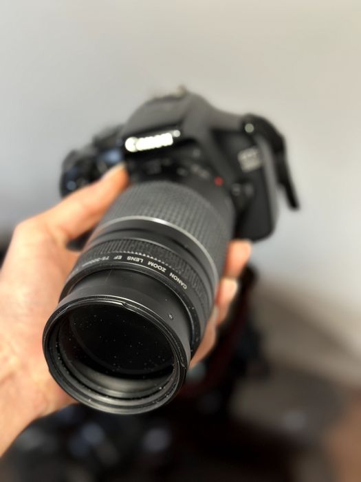 Canon EOS 1100D + 2 Objetivas + Carregador