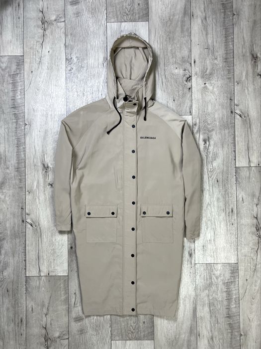 Balenciaga ветровка плащ L-XL размер бежевая с принтом