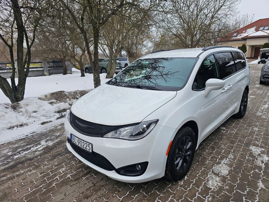 Chrysler Pacifica F ra VAT 23% Leasing 50 aut w ofercie na miejscu