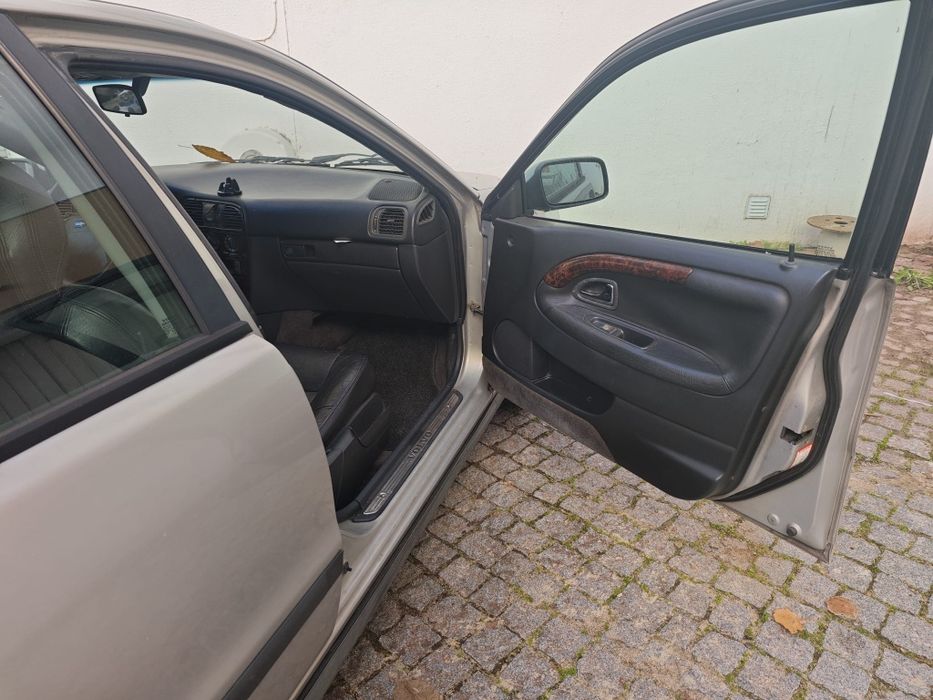 Volvo v40 1998 em boas condições Negociável
