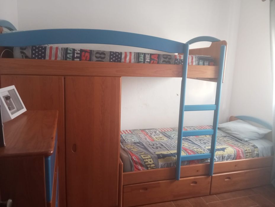 Mobília de quarto (para dois meninos)