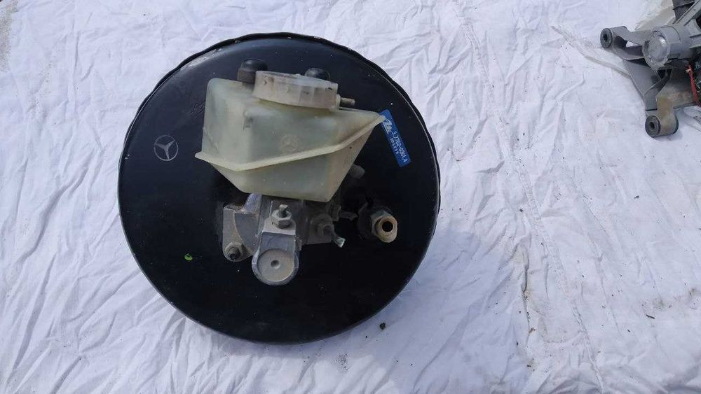 мерседес  вакум з головним целідром