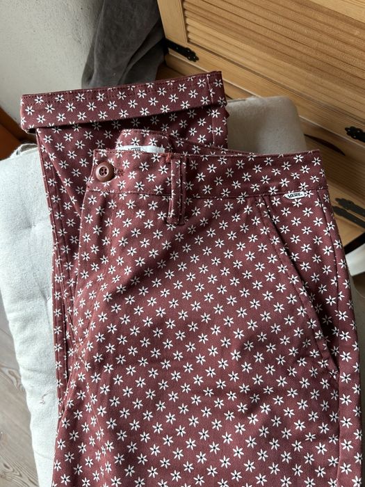 Vans spodnie chinosy w kwiatki 27