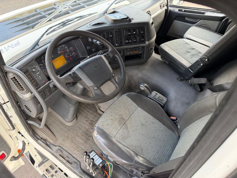 VOLVO FM GRUA E AMPLIROLL COMO NOVO APENAS 180.000km ###OPORTUNIDADE##