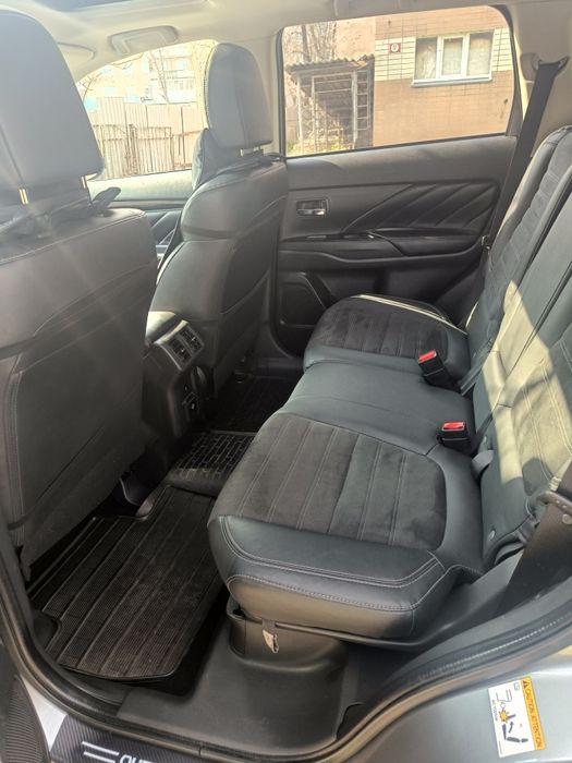 Outlander PHEV  2019р