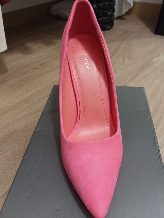 Szpilka różowa nowe