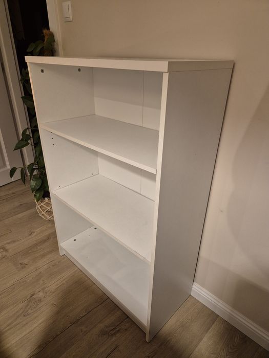 Biały regał jak IKEA