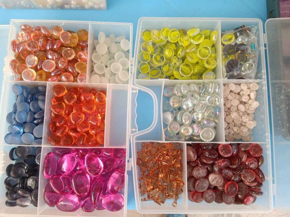 conjunto de pedras para trabalhos decorativos