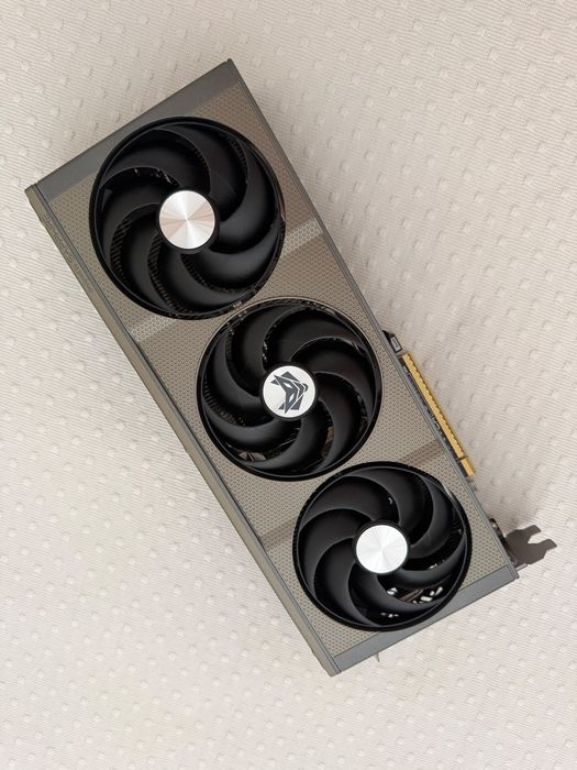 AMD radeon RX 9060 XT SAPPHIRE