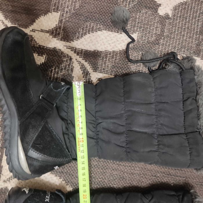 22 см., 23,5см. Зимові чоботи для дівчинки  9-10років