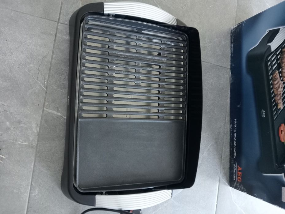 Elektryczny grill AEG 2000W