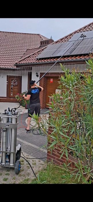 mycie paneli fotowoltaicznych, farm PV, przeszkleń