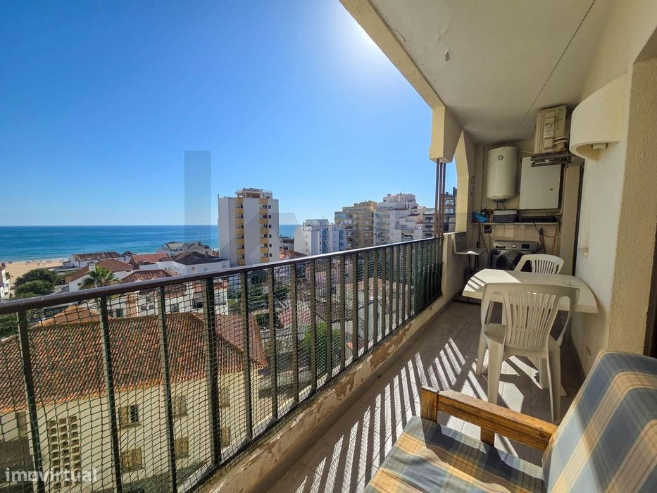 Apartamento T1+1 com vista para o mar, a 3 minutos a pé da Praia da Ro