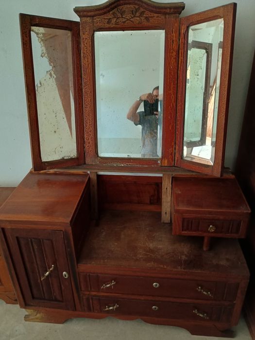 Móveis antigos para venda