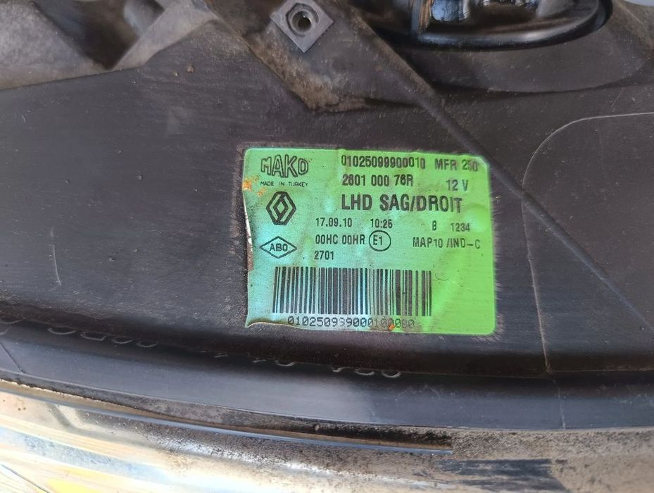 reflektor prawy lewy renault fluence 09-12. 260100076r 260600078r